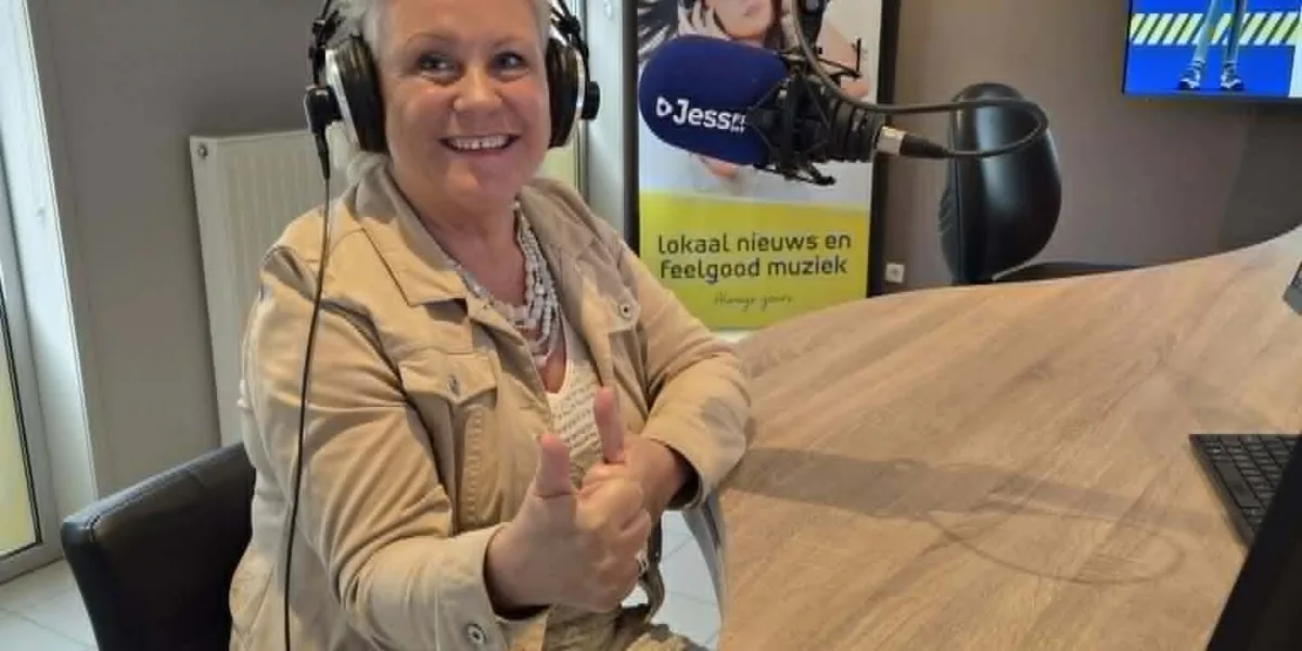 Zangeres Veronique Ke te gast in De Wonderjaren