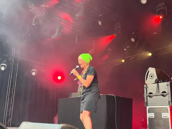 Linda ut Wervik: "Kamping Kitsch was on-ge-lo-felijk"
