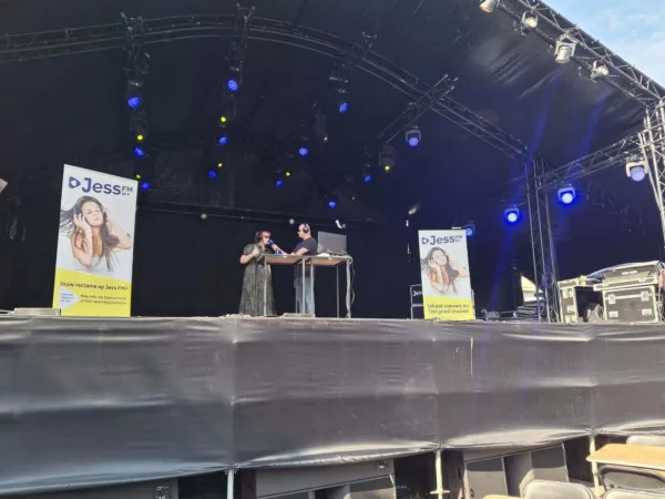 Sharon Braye: "De rockrally op Roadrock wordt belangrijk voor Subatomic Strangers "