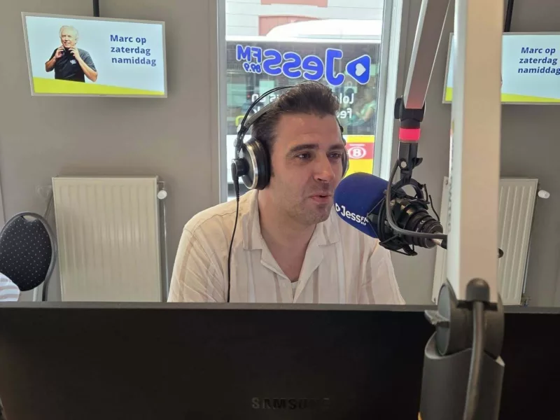Zanger Jan Wuytens te gast in De Wonderjaren